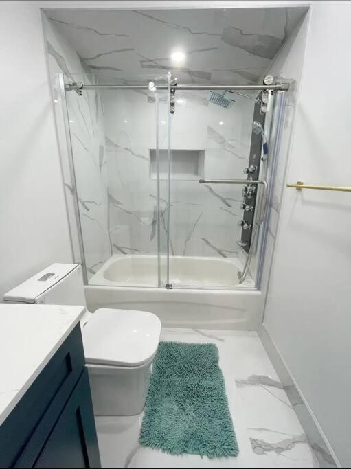 Elegant & Luxurious 3 Bedroom Home Mississauga Luaran gambar