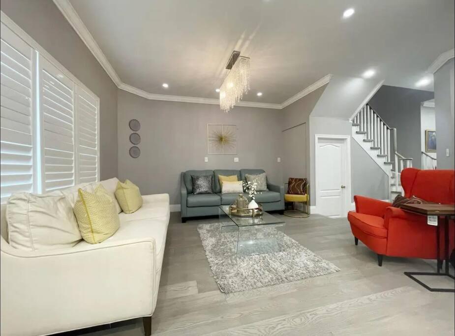 Elegant & Luxurious 3 Bedroom Home Mississauga Luaran gambar