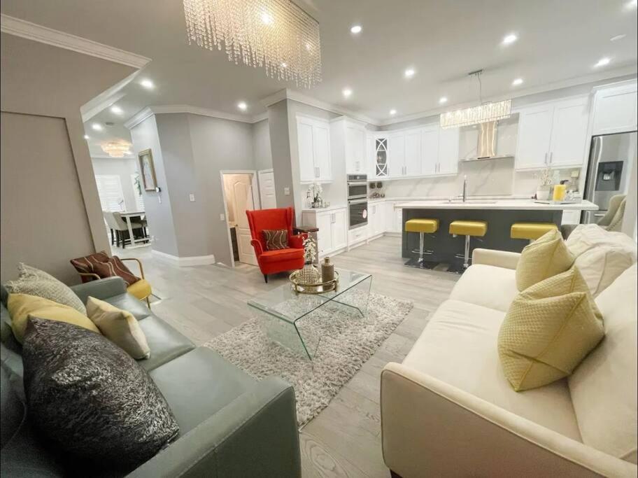 Elegant & Luxurious 3 Bedroom Home Mississauga Luaran gambar